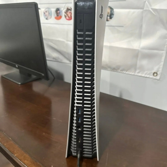 PS5 game console - Picture 4 of 5